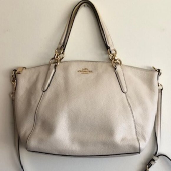 COACH Small Kelsey Satchel Crossbody Bag Pebbled Leather Top Zip Off Whi… - Picture 1 of 17